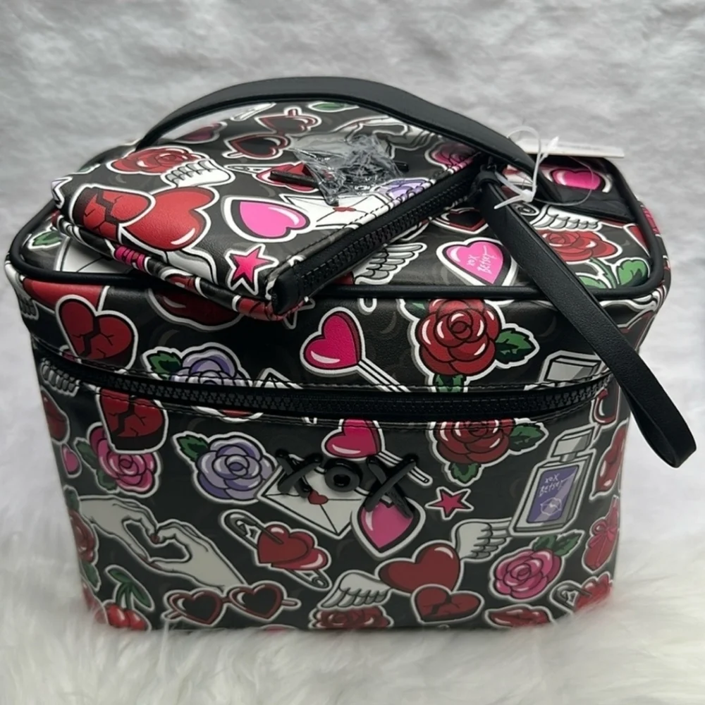 💕▪️Betsey johnson▪️roses And Hearts  print cosmetic Travel Case With Pouch